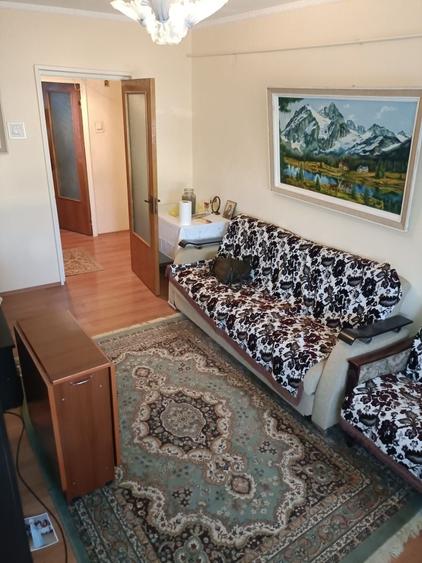 Apartament cu 2 camere decomandat în Sârbi