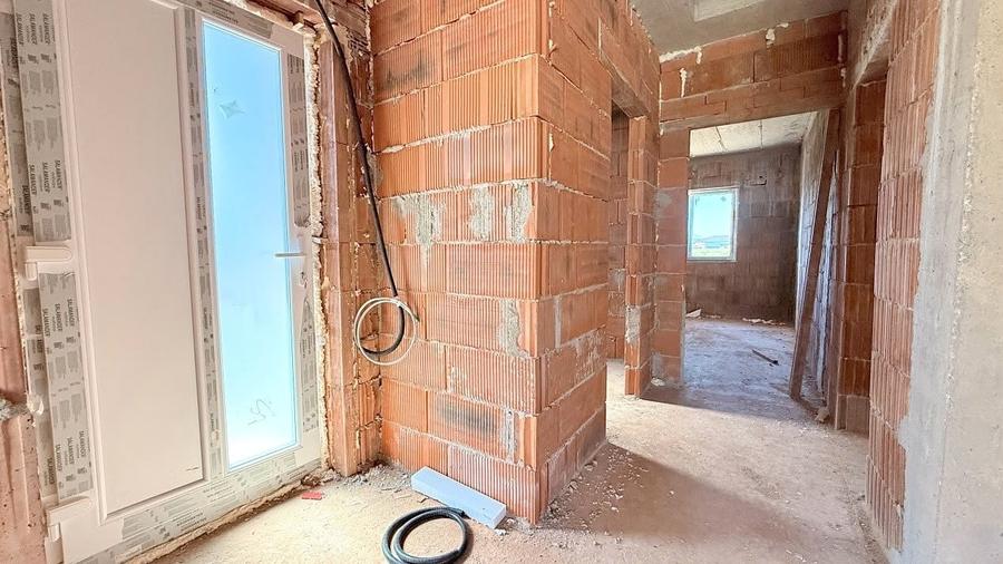Duplex cu 5 camere cu Canalizare în Calea Urseni