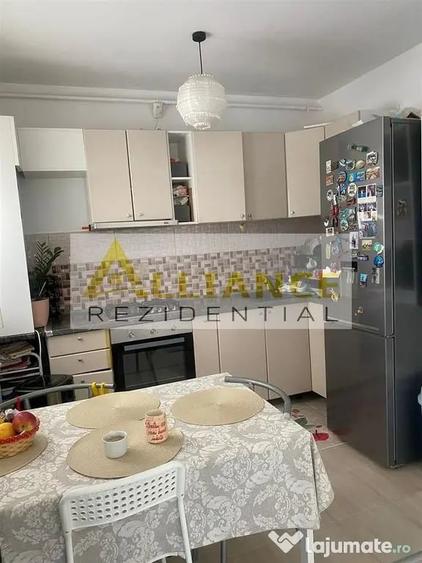 Apartament cu 3 camere decomandat în Central