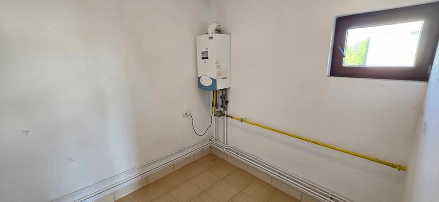 Apartament cu 4 camere decomandat în Băneasa