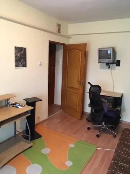 Garsonieră decomandată în Unirii Centru