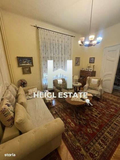 Apartament cu 4 camere în P-ța Victoriei