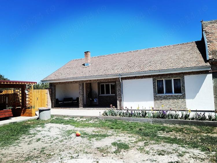 Casă cu Teren 1600 Mp în Central