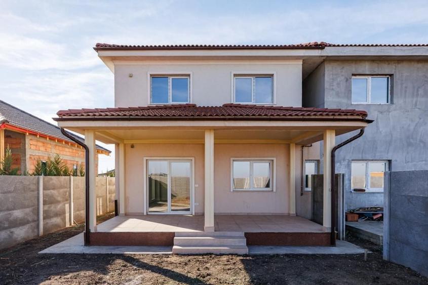 Casă individuală cu 5 camere cu Teren 313 Mp în Săcălaz