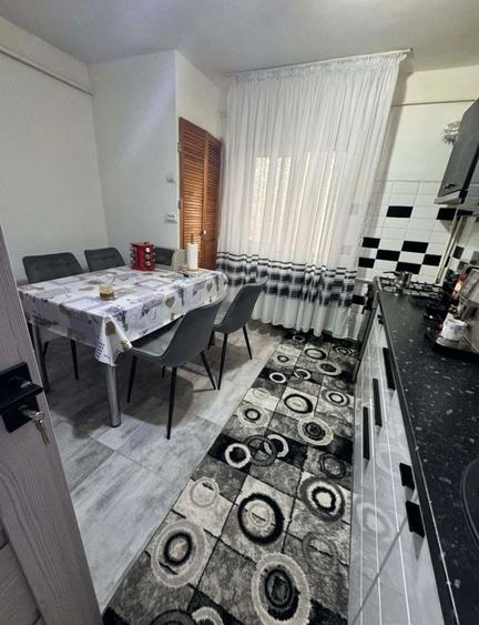 Apartament cu 2 camere decomandat în Rovine