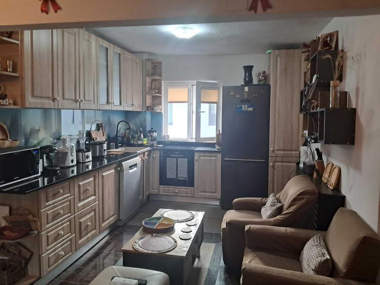 Vand apartament 4 camere - 11