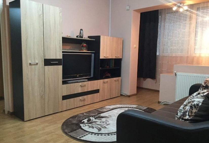 Apartament cu 2 camere decomandat în Panduri