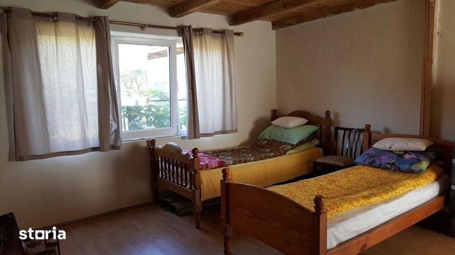 Casă cu 3 camere cu Teren 80 Mp în Central