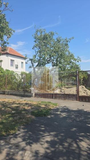Teren Construcții intravilan de 810 mp, în Lipovei