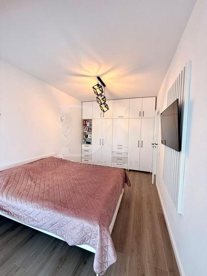 Apartament cu 2 camere semidecomandat, mobilat în Florești