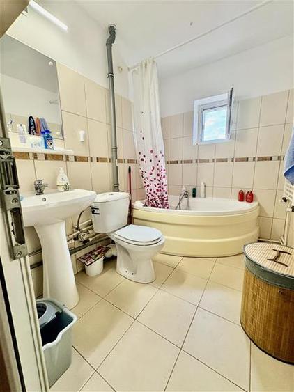 Apartament cu 2 camere decomandat, mobilat în Tomis Nord