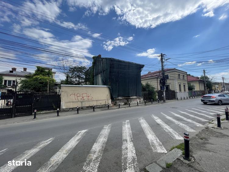 Casă cu 4 camere cu Teren 198 Mp în Central