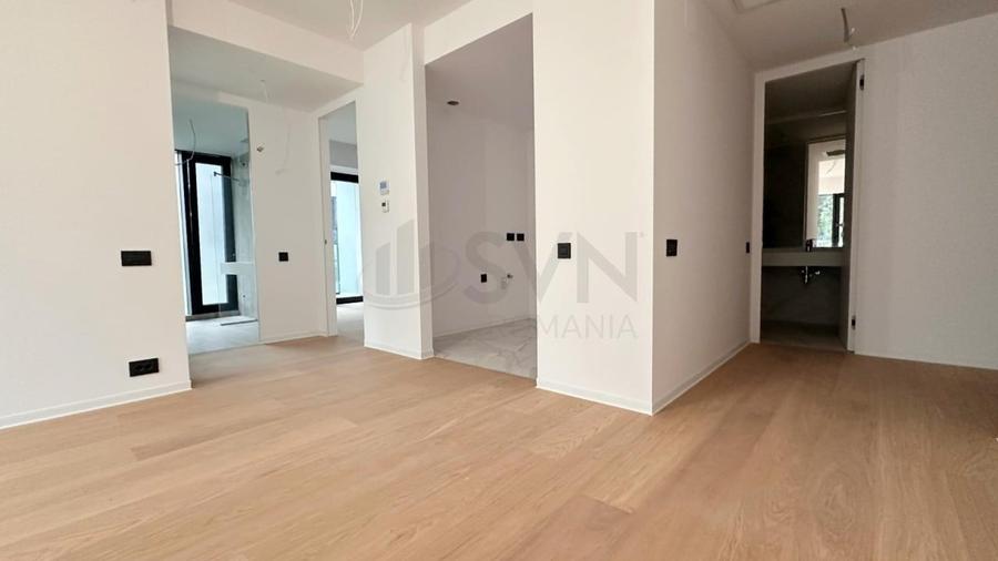 Apartament cu 3 camere semidecomandat în Floreasca