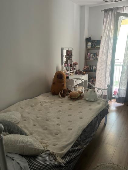 Apartament cu 3 camere decomandat în Florești