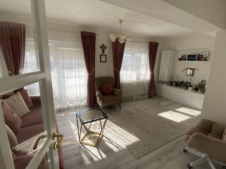 Apartament cu 3 camere decomandat în Ultracentral
