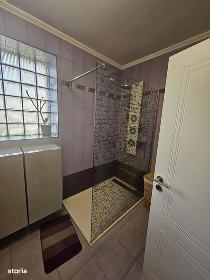 Casă cu 3 camere cu Piscina în Gării