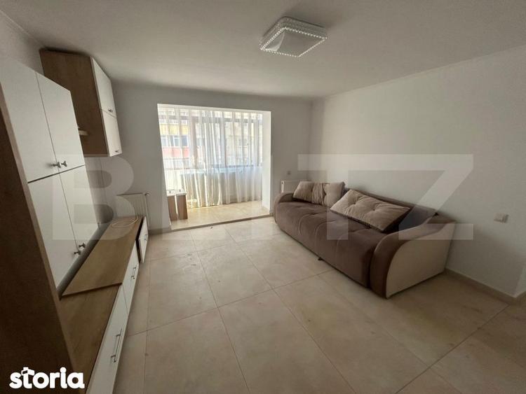 Apartament cu 3 camere semidecomandat în Micro 11