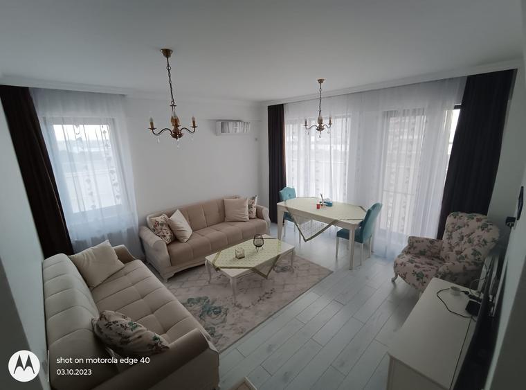 Apartament cu 3 camere decomandat, mobilat în Faleza Nord