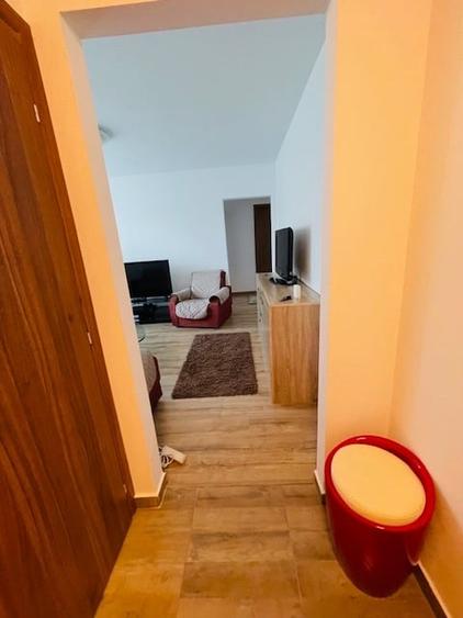 Apartament cu 3 camere decomandat, mobilat în Gara de Nord
