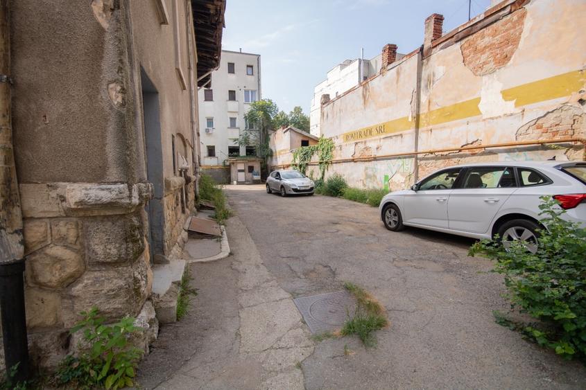 Casă cu 19 camere cu Teren 1725 Mp în Dorobanți