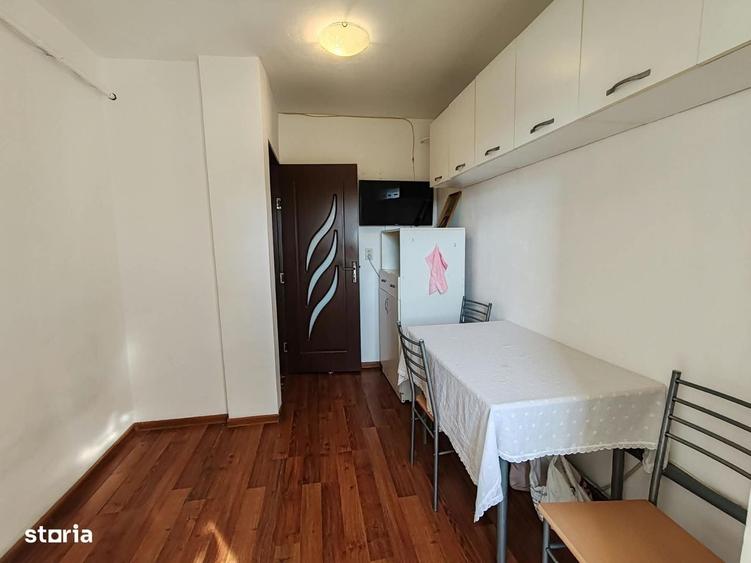 Persoana fizica vand apartament o camera nicolina 1 - 3