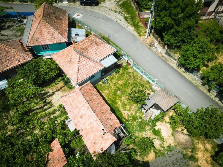 Casă cu 2 camere în Ceanu Mic