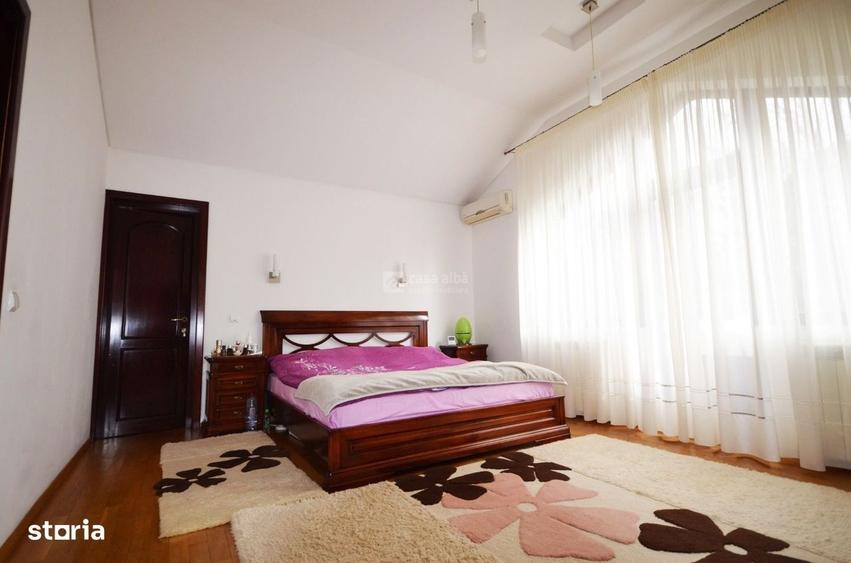 Casă cu 4 camere în Păun