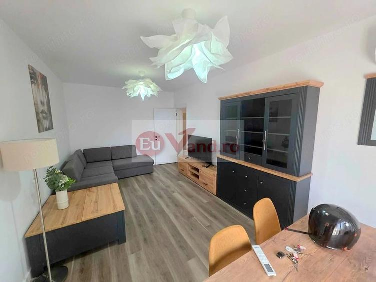 Apartament cu 3 camere decomandat, mobilat în Central