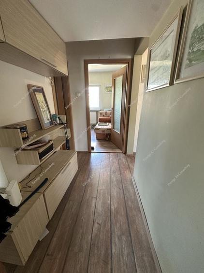 Apartament cu 3 camere decomandat în Girocului