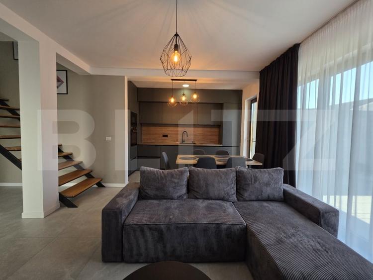 Duplex cu 4 camere cu Canalizare în Plopi