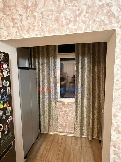Apartament cu 2 camere decomandat în Filiași