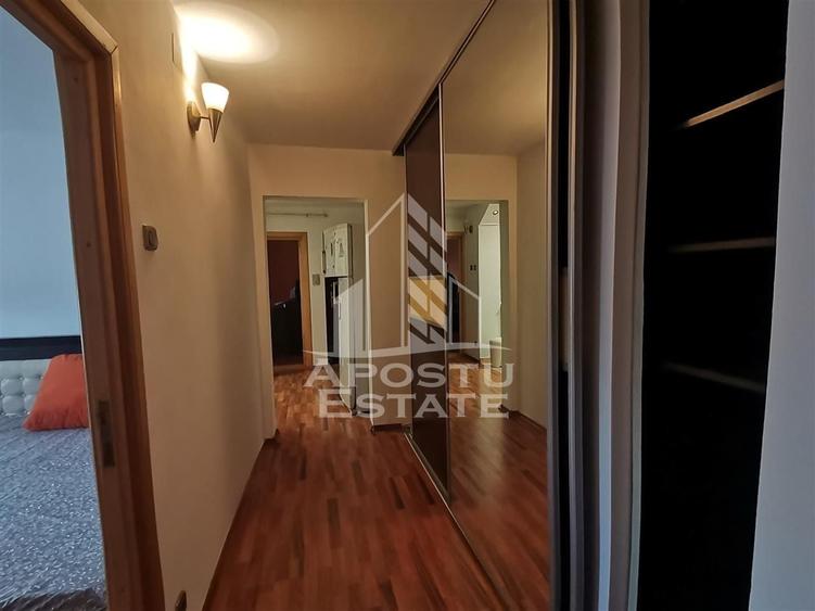 Apartament cu 3 camere decomandat, mobilat în Complex Studențesc