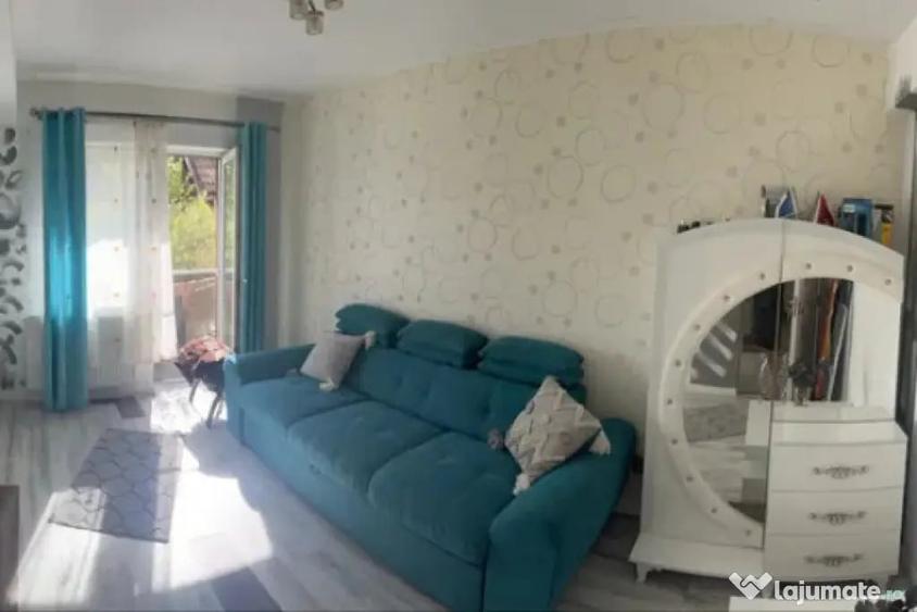 Apartament cu 3 camere semidecomandat în Baciu