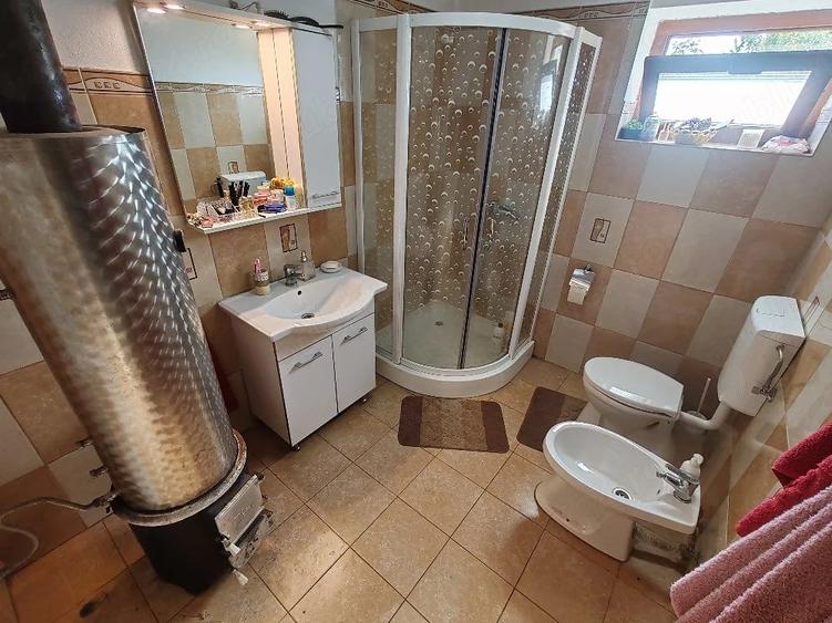 Vand casa in Nadlac sau schimb cu apartament in Arad - 1