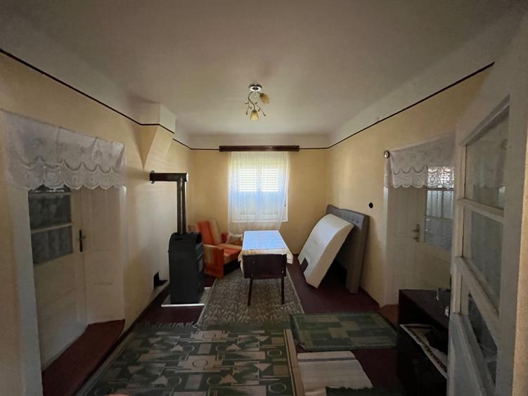 Casă cu 3 camere în Central