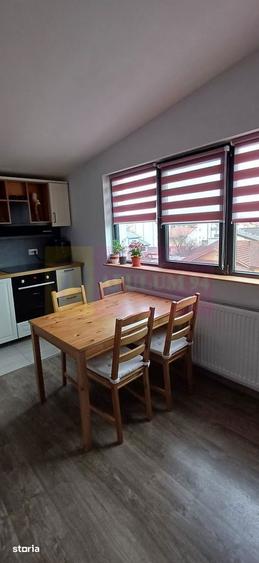 Apartament cu 3 camere semidecomandat, mobilat în Apărătorii Patriei