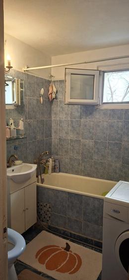 Apartament cu 2 camere semidecomandat în Colentina