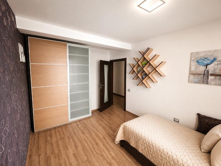 Apartament cu 3 camere decomandat, mobilat în Berceni