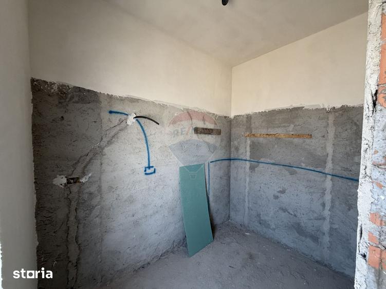 Casă cu 4 camere cu Teren 470 Mp în Câmpineanca