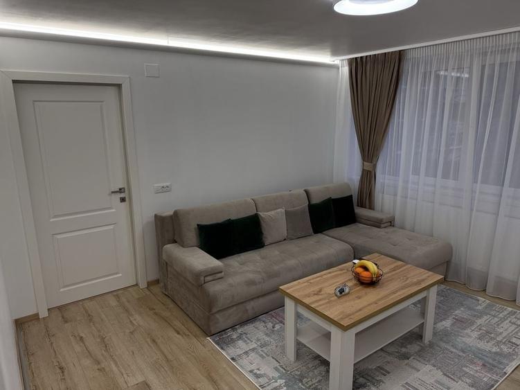 Apartament cu 3 camere în Republicii