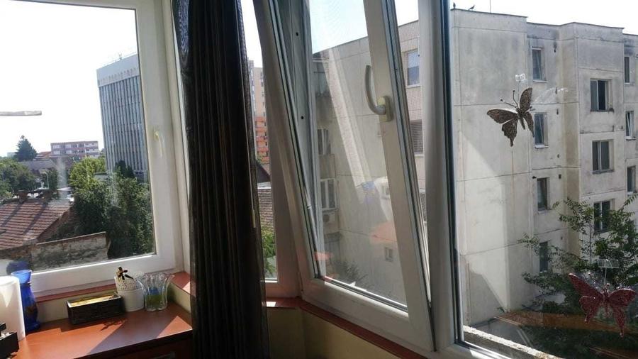 Garsonieră decomandată în Central