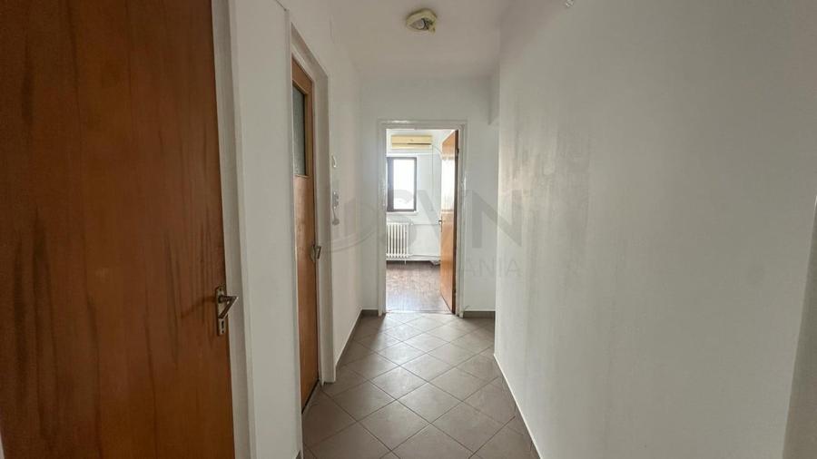 Apartament cu 4 camere decomandat în Amzei