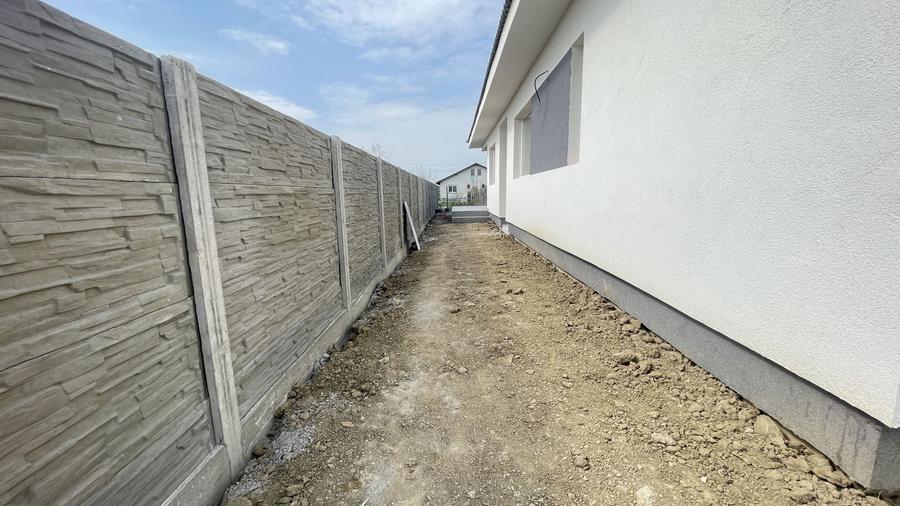 Casă individuală cu 3 camere cu Canalizare în Bucovăț (Remetea Mare)