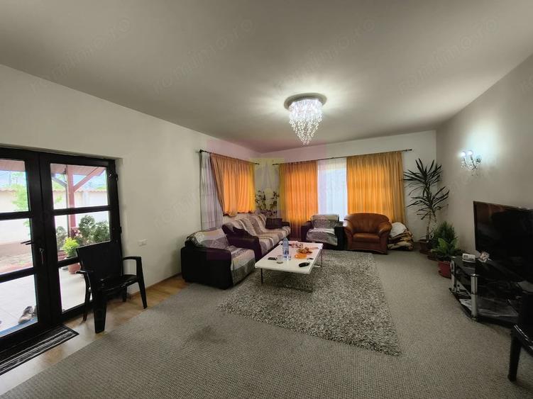 Casă cu 5 camere cu Teren 373 Mp în Afumați