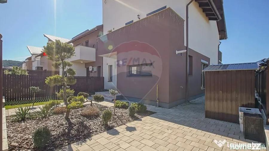 Casă cu 4 camere cu Teren 250 Mp în Noua