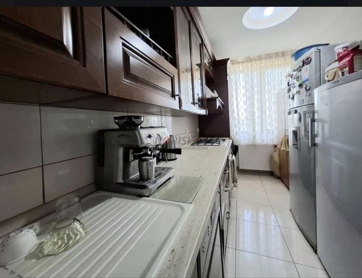Apartament cu 4 camere în Fundeni