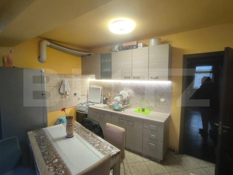 Casă individuală cu 4 camere cu Canalizare în Exterior Est