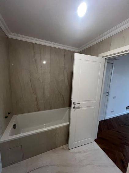 Casă individuală cu 5 camere cu Canalizare în Central