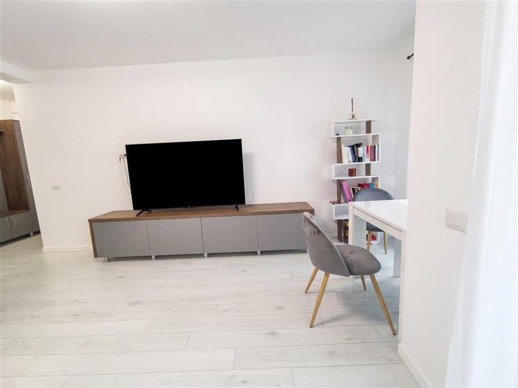 Apartament cu 2 camere decomandat, mobilat în Lisaura