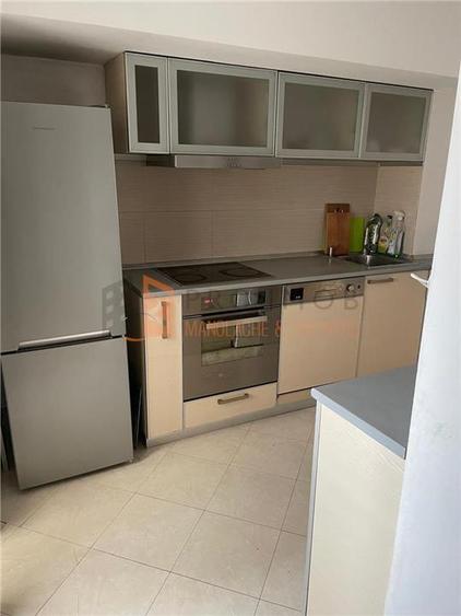 Apartament cu 3 camere decomandat, mobilat în 1 Decembrie